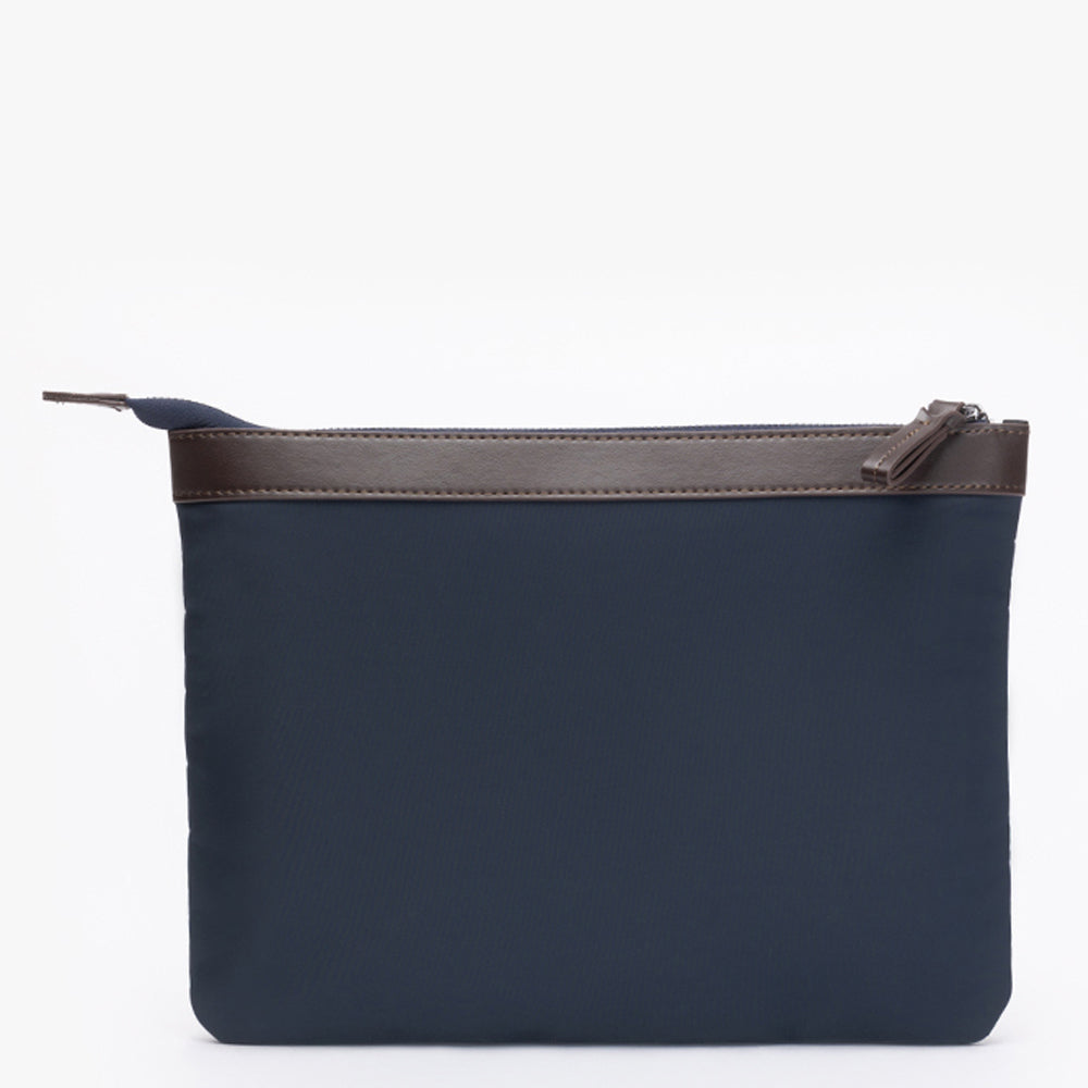 Free gift pouch - any customization and color of the purchased product will apply
